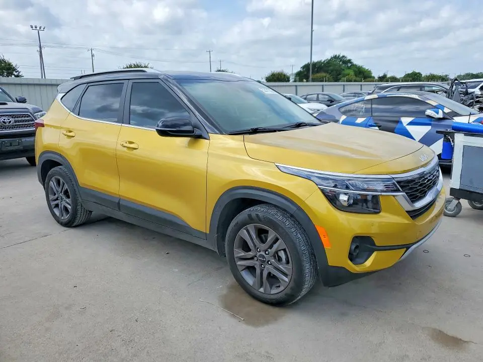 2023 KIA SELTOS S  