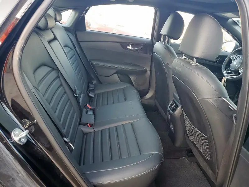 2024 KIA FORTE GT LINE  