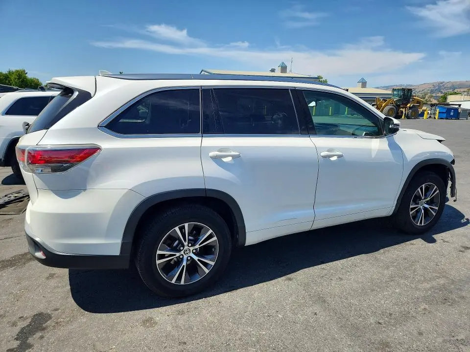 2016 TOYOTA HIGHLANDER XLE  