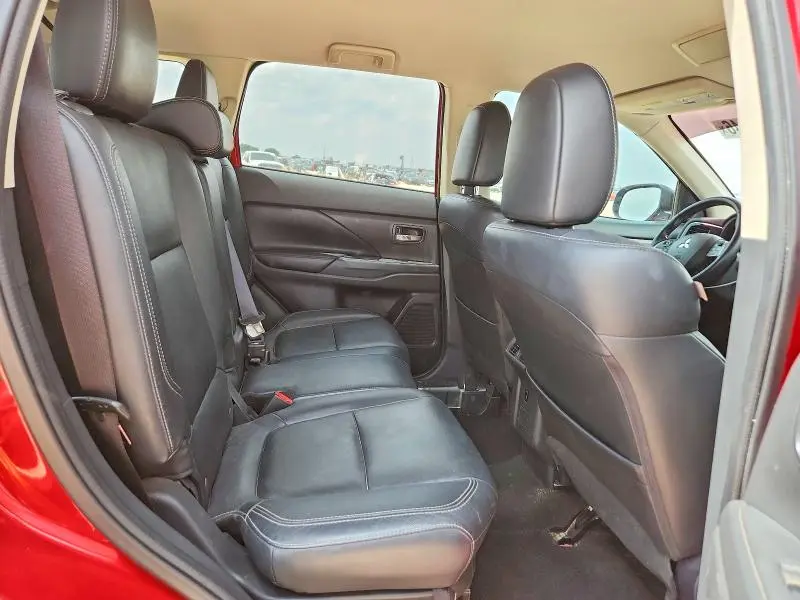 2019 MITSUBISHI OUTLANDER SE  