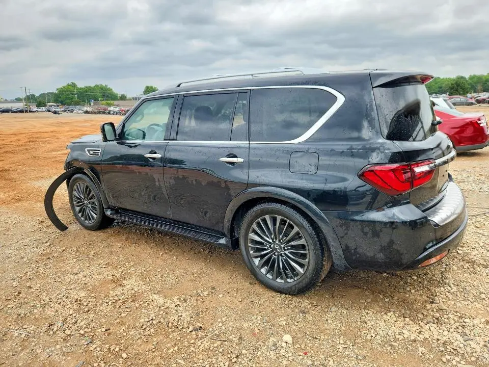 2023 INFINITI QX80 LUXE  
