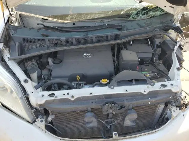 2015 TOYOTA SIENNA XLE  