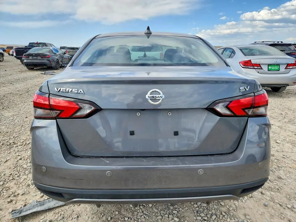2021 NISSAN VERSA SV  