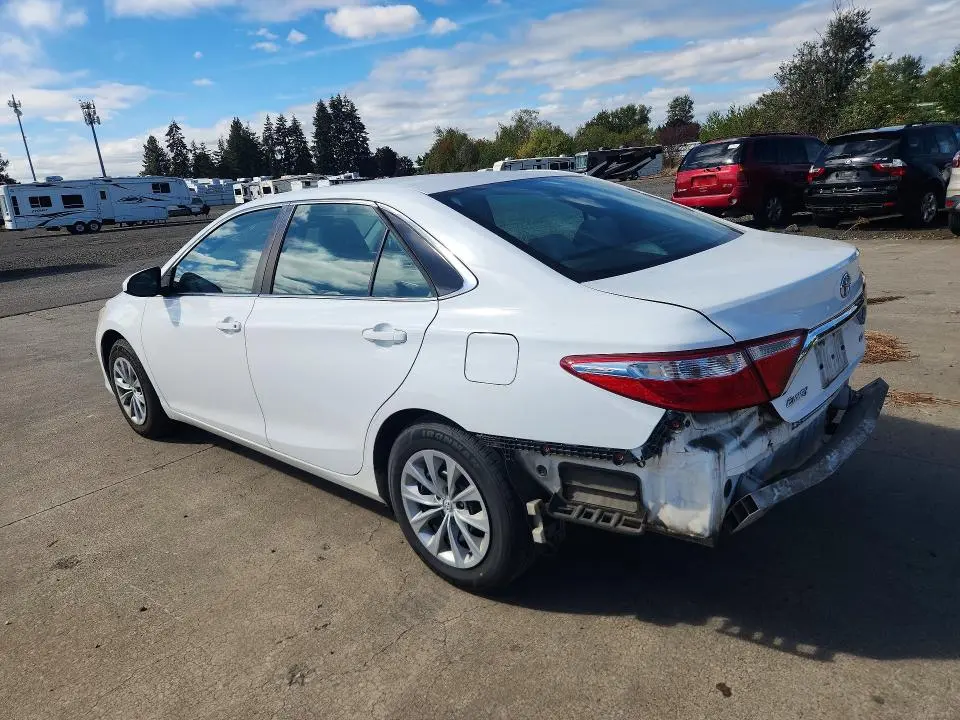 2015 TOYOTA CAMRY LE  