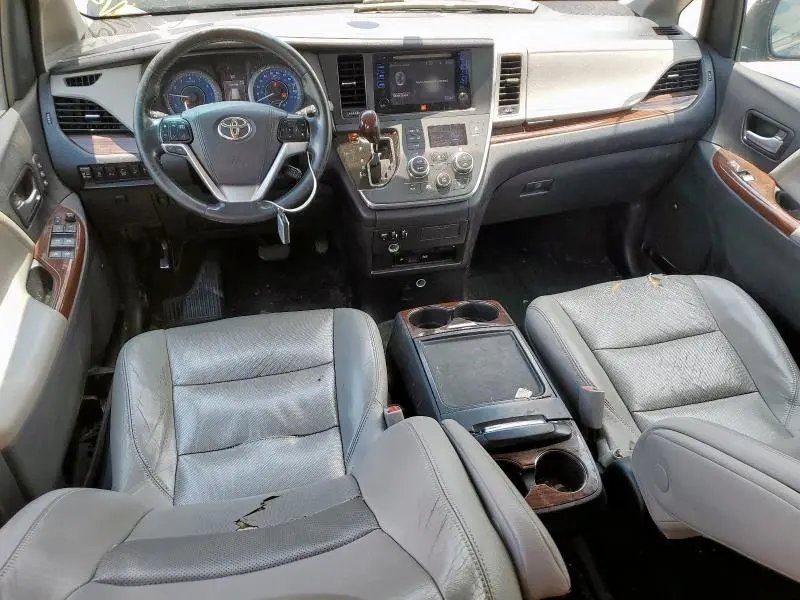 2015 TOYOTA SIENNA XLE  