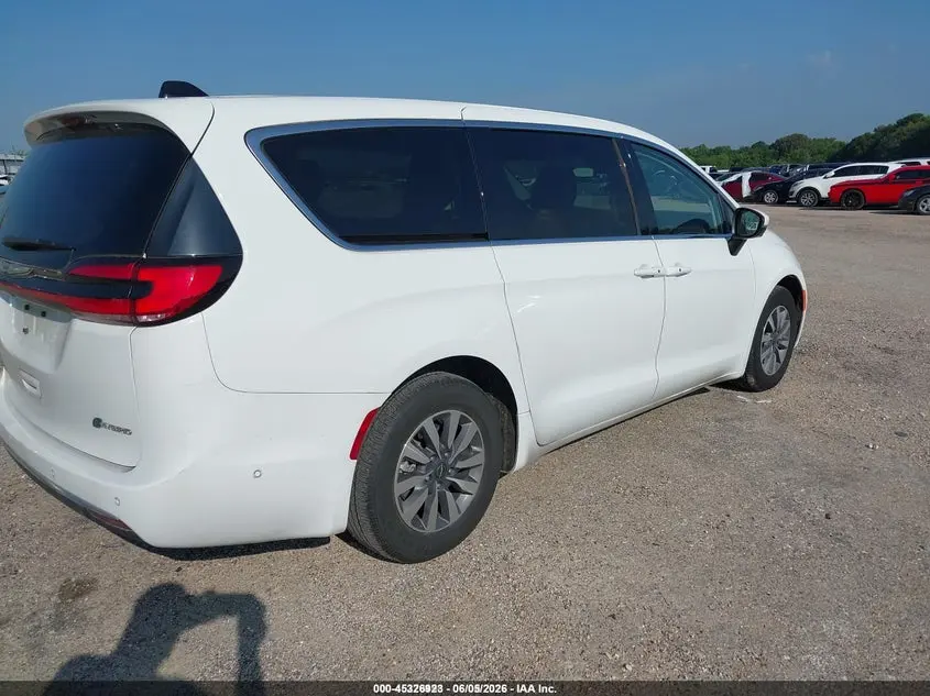 2023 CHRYSLER PACIFICA HYBRID TOURING L
