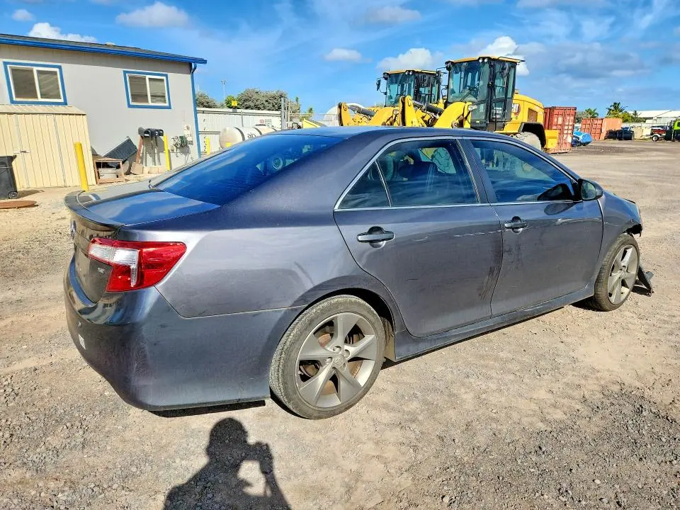 2013 TOYOTA CAMRY SE V6  