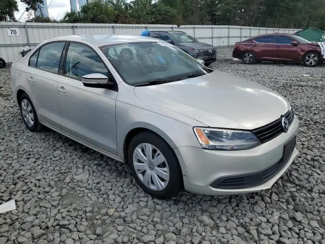 2011 VOLKSWAGEN JETTA SE  
