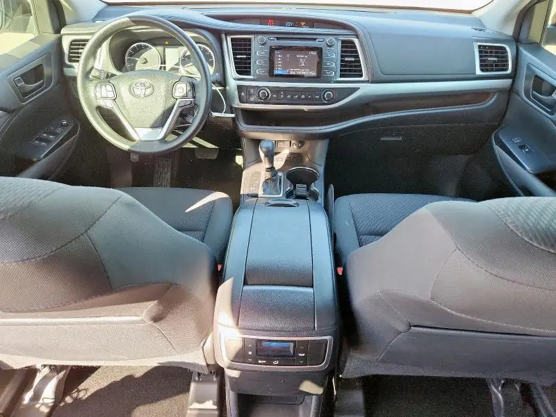 2018 TOYOTA HIGHLANDER LE  