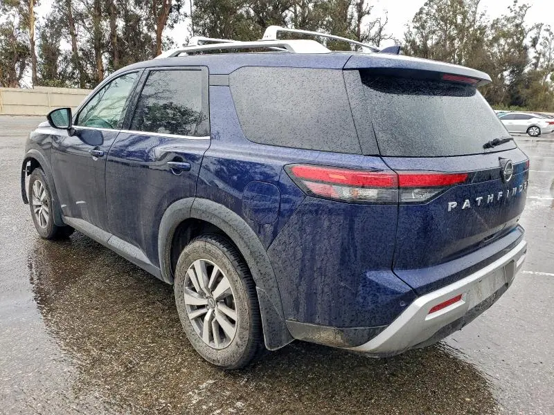2022 NISSAN PATHFINDER SL  