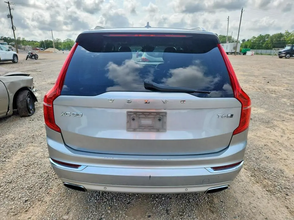 2017 VOLVO XC90 T6  