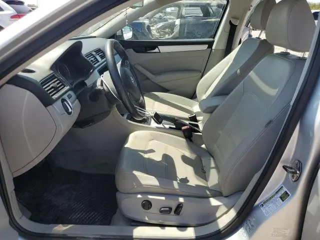 2012 VOLKSWAGEN PASSAT SE  