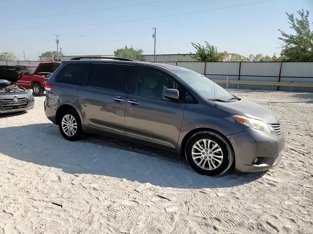 2014 TOYOTA SIENNA XLE