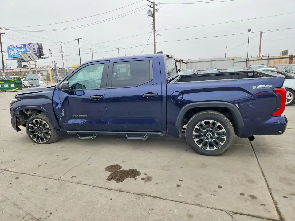 2022 TOYOTA TUNDRA SR5  