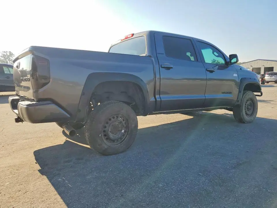 2015 TOYOTA TUNDRA CREWMAX LIMITED  