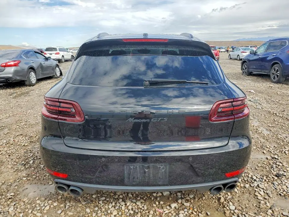 2017 PORSCHE MACAN GTS  