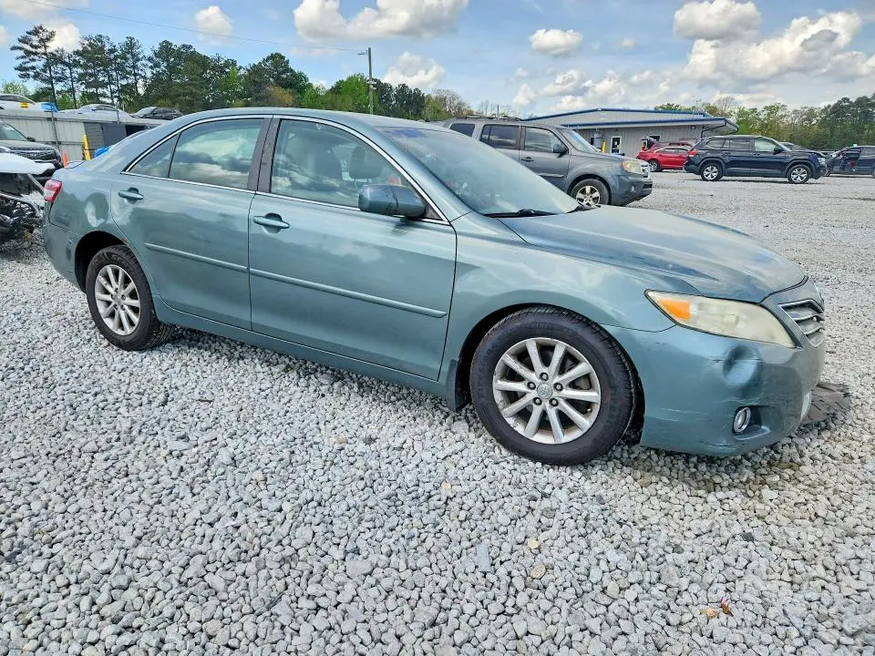 2010 TOYOTA CAMRY XLE  