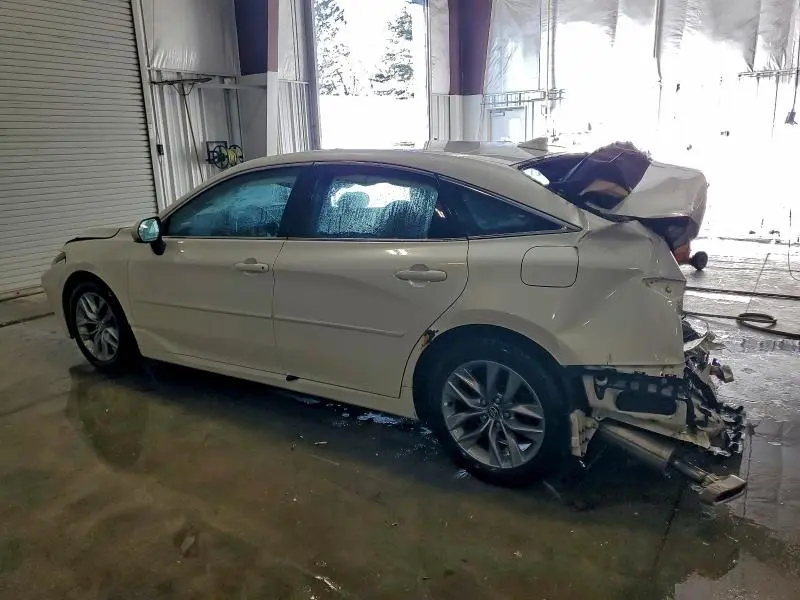 2019 TOYOTA AVALON XLE  