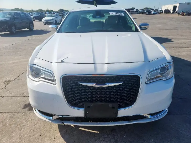 2016 CHRYSLER 300C   