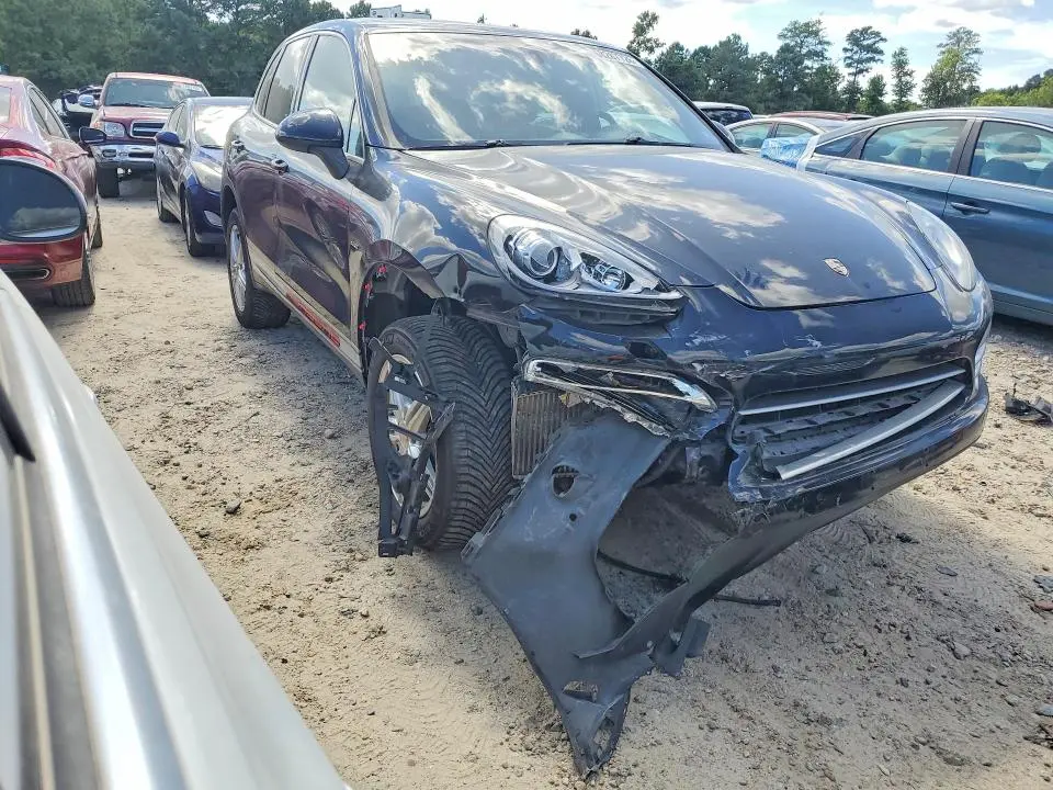 2014 PORSCHE CAYENNE   