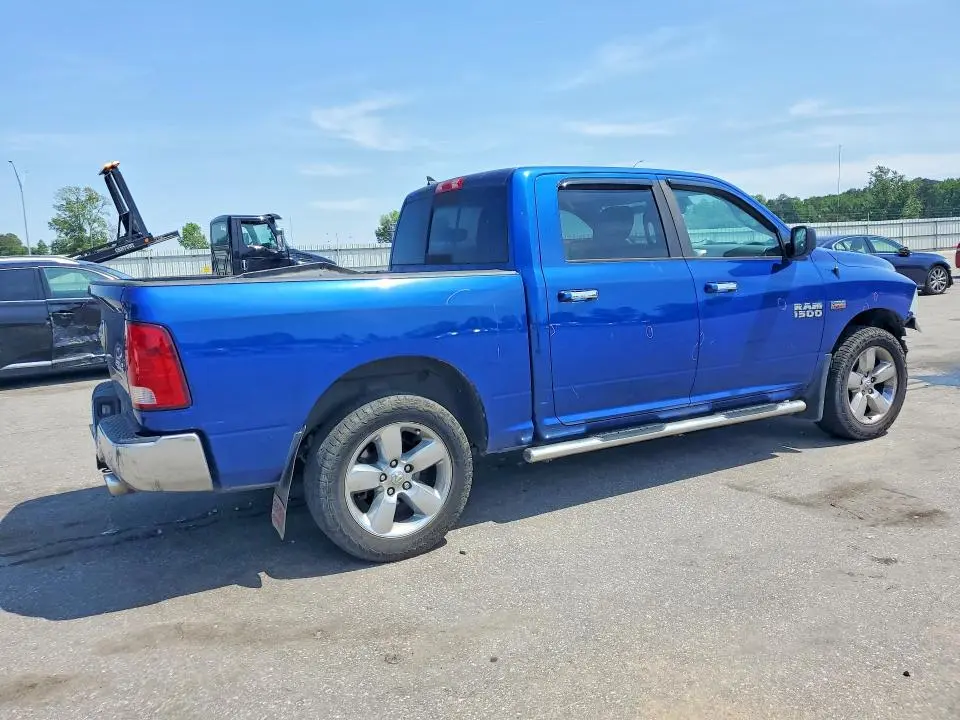 2015 RAM 1500 SLT  