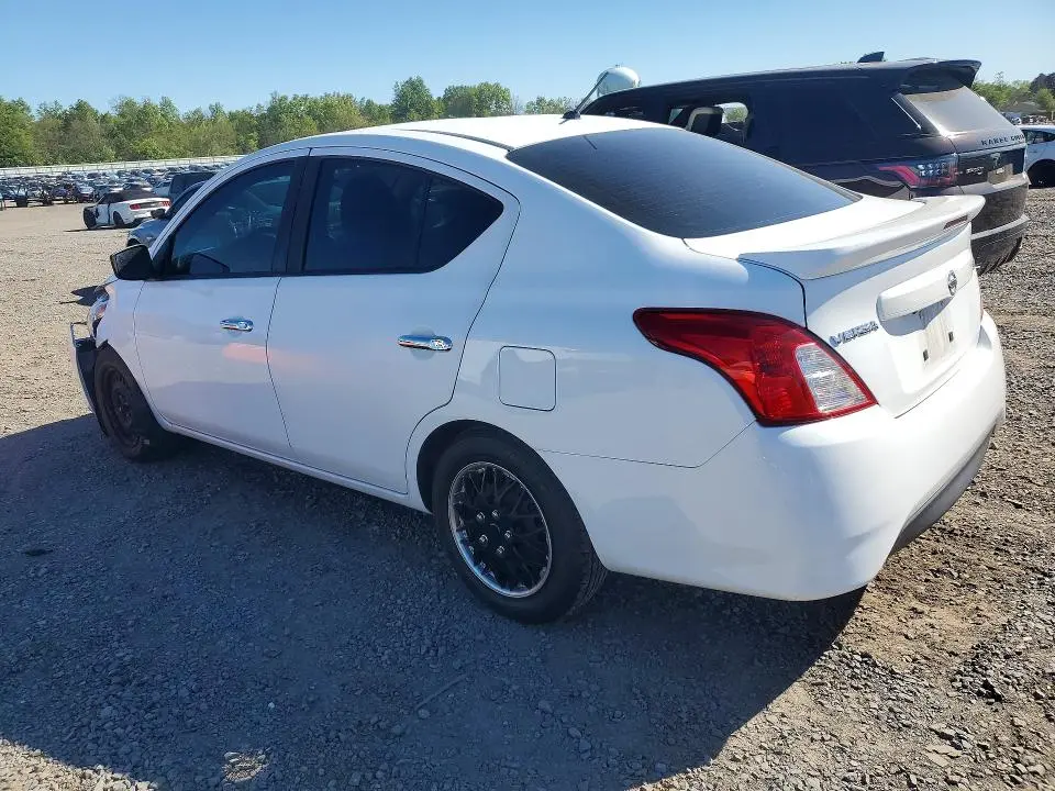 2019 NISSAN VERSA SV  