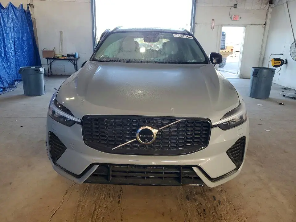 2025 VOLVO XC60 PLUS  