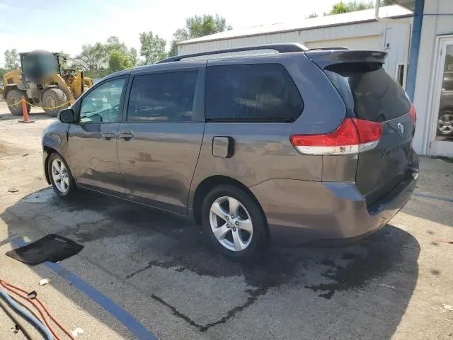 2013 TOYOTA SIENNA LE  