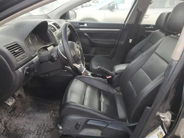 2010 VOLKSWAGEN JETTA SE  