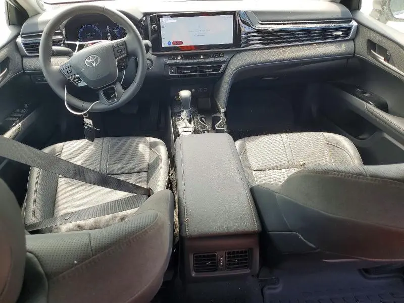 2025 TOYOTA CAMRY XLE  