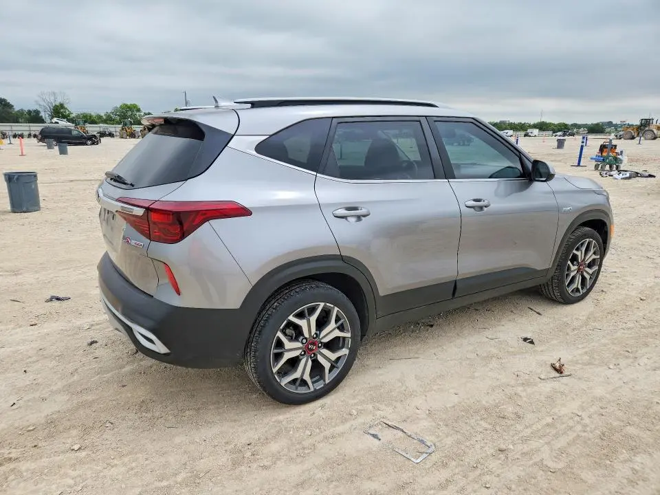 2021 KIA SELTOS S  