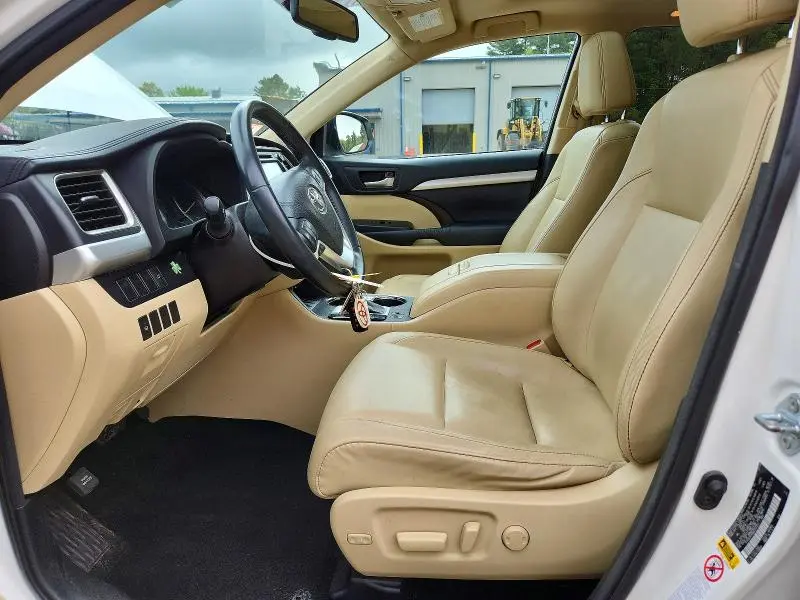 2016 TOYOTA HIGHLANDER XLE  