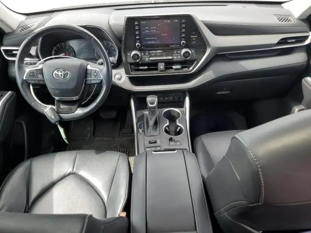 2020 TOYOTA HIGHLANDER XLE  
