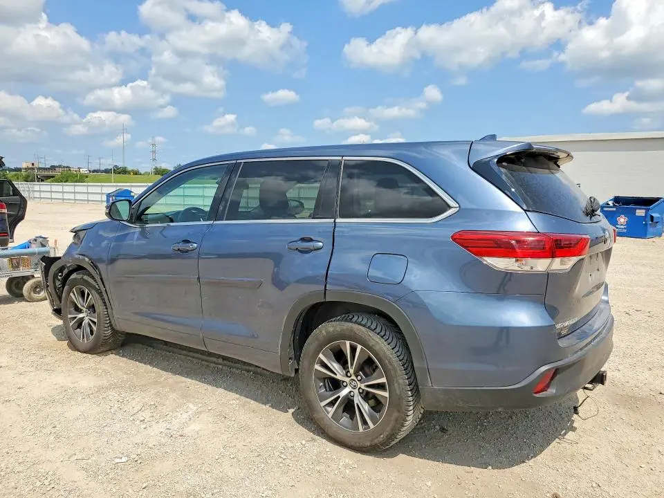 2017 TOYOTA HIGHLANDER LE PLUS  
