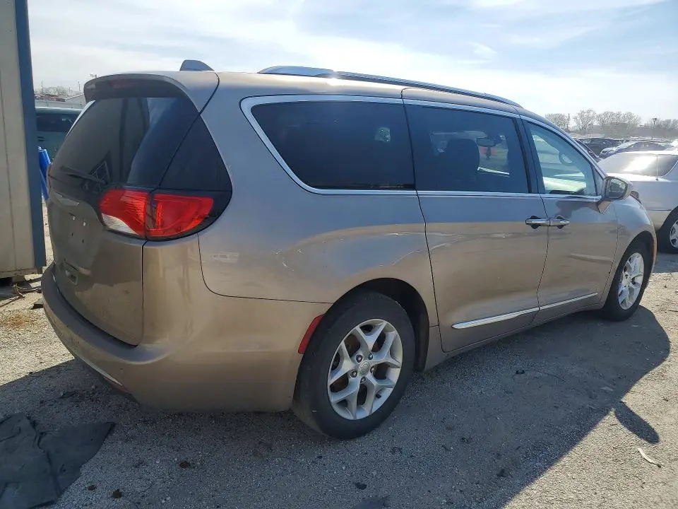 2017 CHRYSLER PACIFICA TOURING L PLUS  