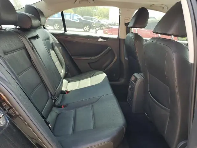 2012 VOLKSWAGEN JETTA SE  