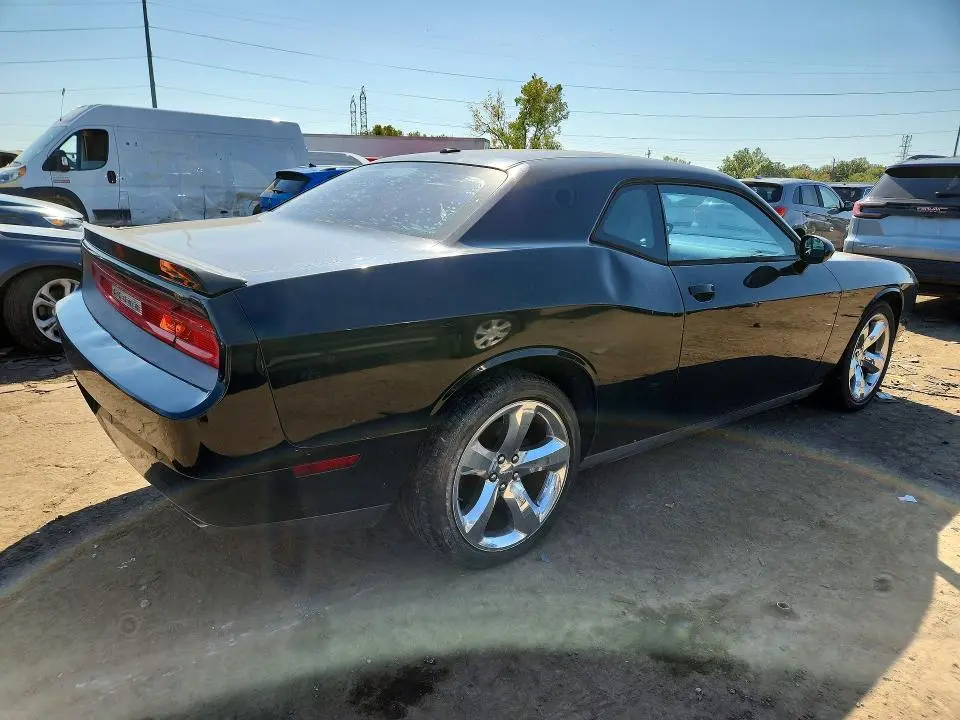 2013 DODGE CHALLENGER SXT  