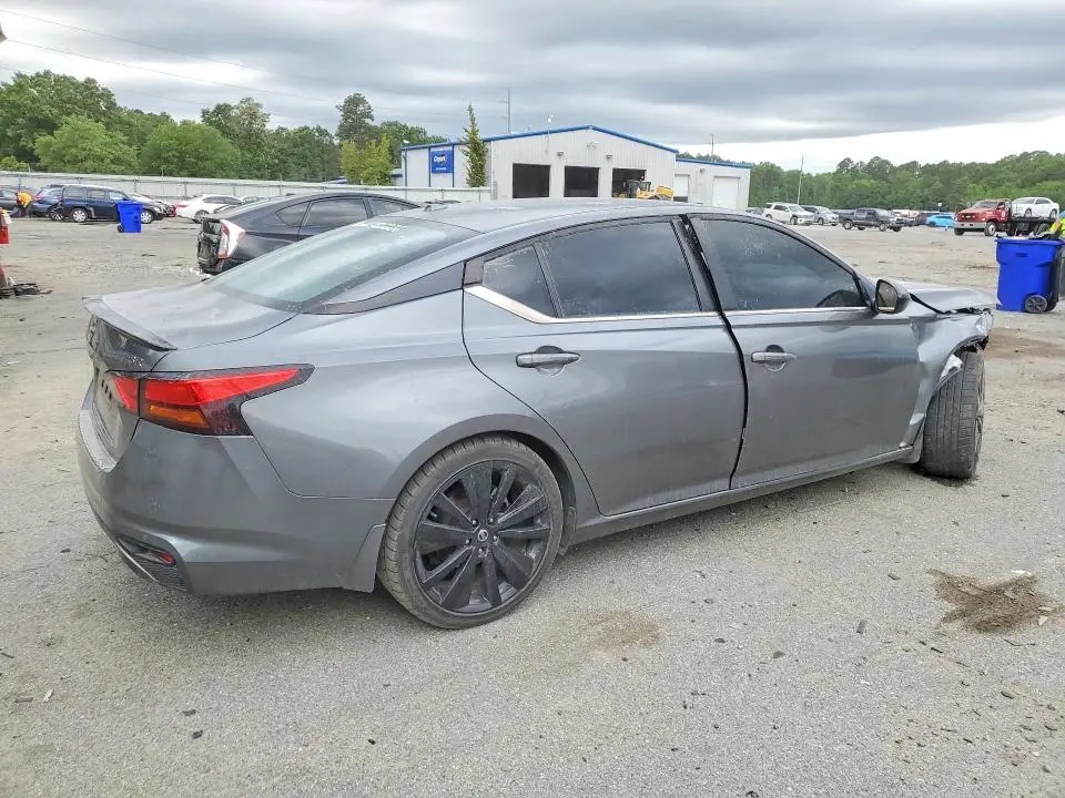 2022 NISSAN ALTIMA SR  