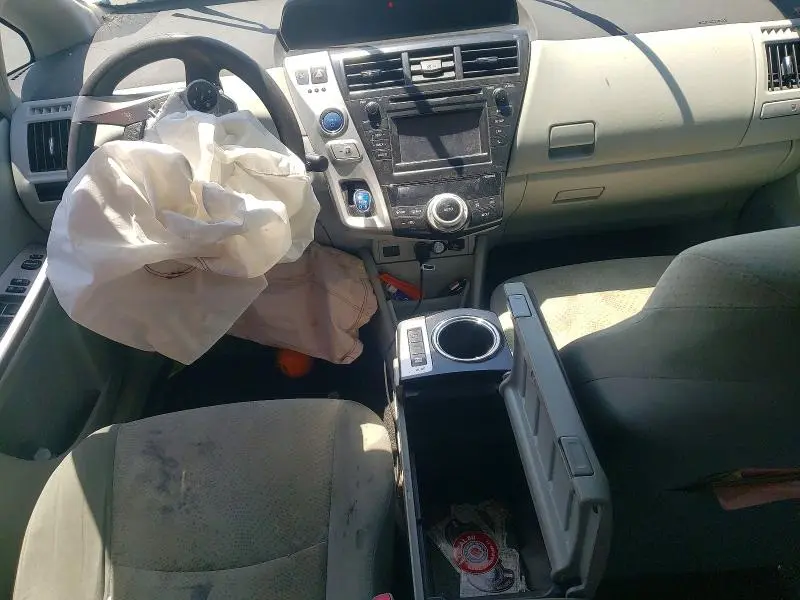 2012 TOYOTA PRIUS V TWO  
