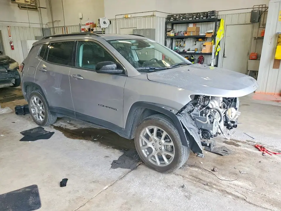 2022 JEEP COMPASS LATITUDE LUX  