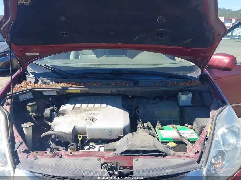 2010 TOYOTA SIENNA LIMITED