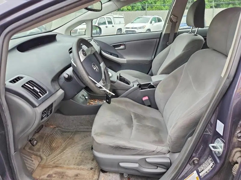 2010 TOYOTA PRIUS III  