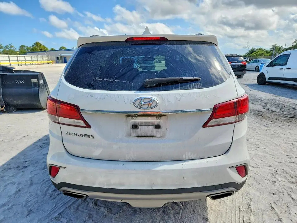 2017 HYUNDAI SANTA FE SE  