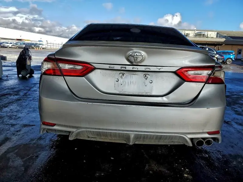 2018 TOYOTA CAMRY SE  