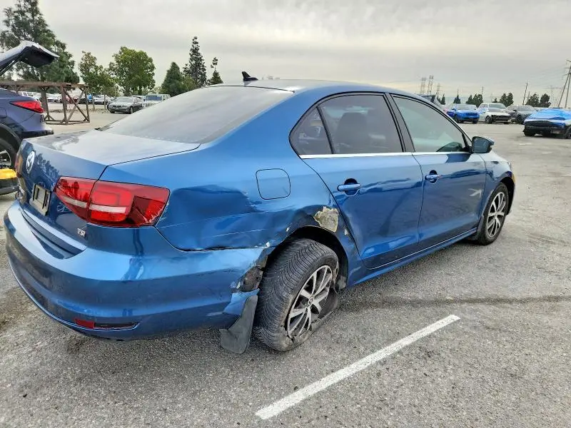 2017 VOLKSWAGEN JETTA SE  