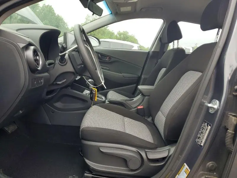 2022 HYUNDAI KONA SE  