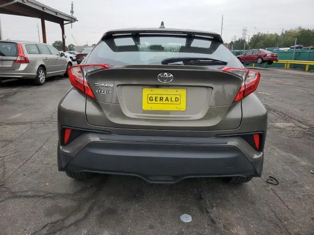 2021 TOYOTA C-HR XLE  