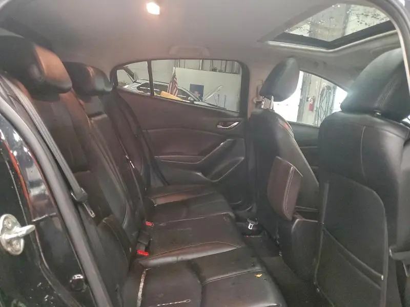 2018 MAZDA 3 TOURING  