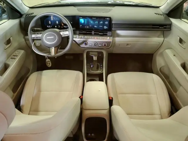 2024 HYUNDAI KONA SE  