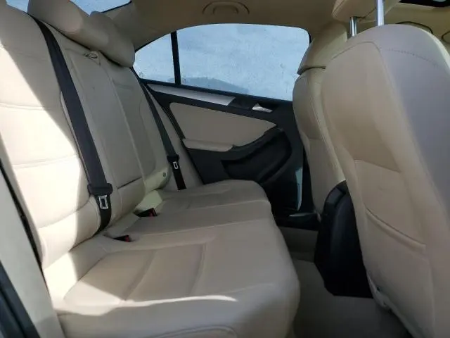 2013 VOLKSWAGEN JETTA SE  